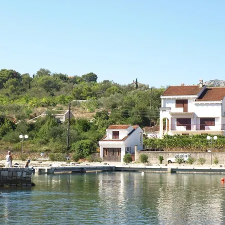 Apartments Lukoran
