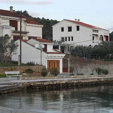 Apartments Lukoran *