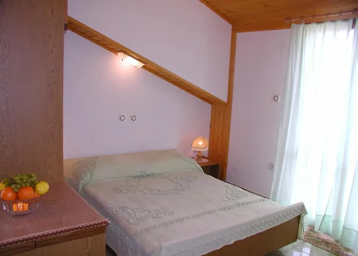 Apartments Lukoran 公寓