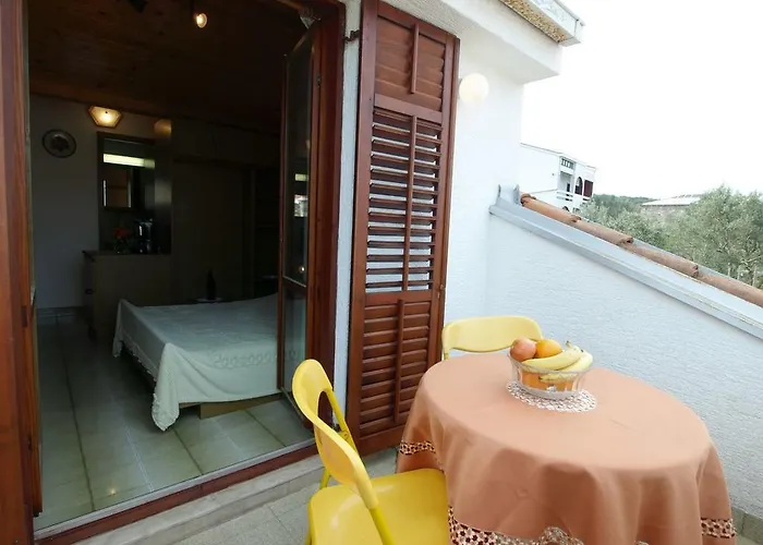 Apartments Lukoran 公寓