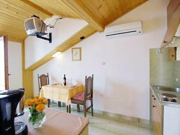 Apartments Lukoran