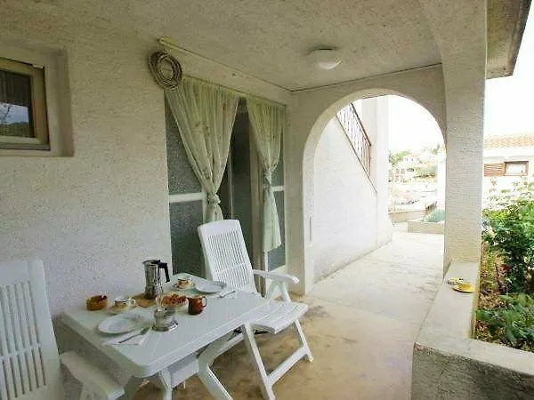 Apartments Lukoran דירה Lukoran