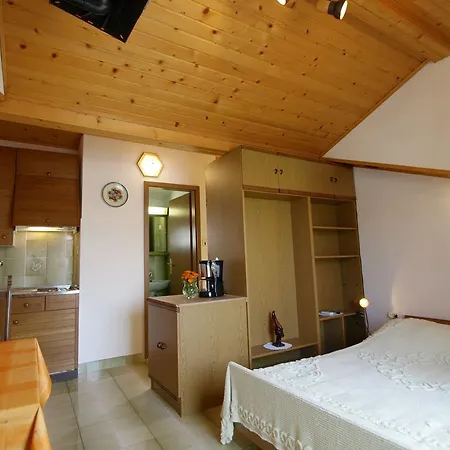 アパート Apartments Lukoran Lukoran