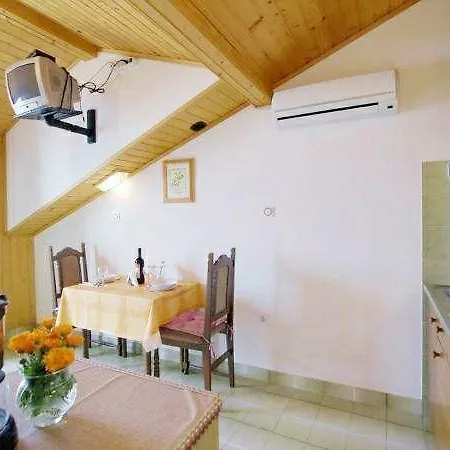 Apartments Lukoran