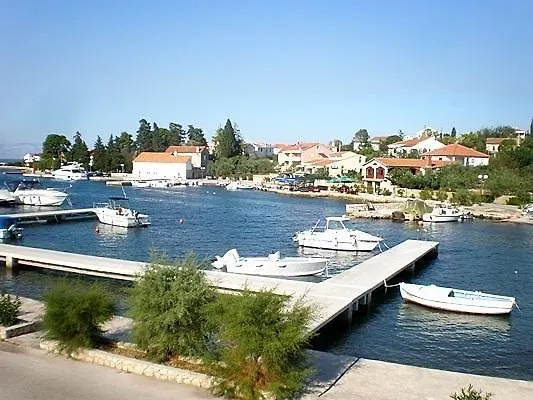 Apartments Lukoran Apartman *